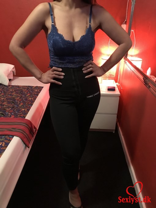 
					Hi and welcome to NEW STAR MASSAGE here at RETORTVEJ 58 under a NEW ownership. We offer wonderful oil massage, tantra massage and b2b.If you have questions to ask, do not hesitate to call this number 52822633Ring for yderligeVi sesRetortvej 58, Valby
				