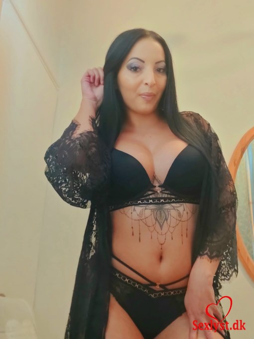 
					Hi guys!I am 25yo girl from Hungria.My pictures is rel.I am friendly and love to have experiens.I offer unforgettable moments and garanty satisfaction. The time you szent with me will levelet ou with pleasant memris and you will see me again.Discretion and higins garanty.Price15min   300kr 30min   500kr/1time sex60min   800kr/2time sex90min   1200 /Sex BJ 69 shower together Masage kissing.Extra:BJ with out condom  100Deap throat   200Multy come 200Sex with out condom 500Golden shower  200Anal sex 300
				