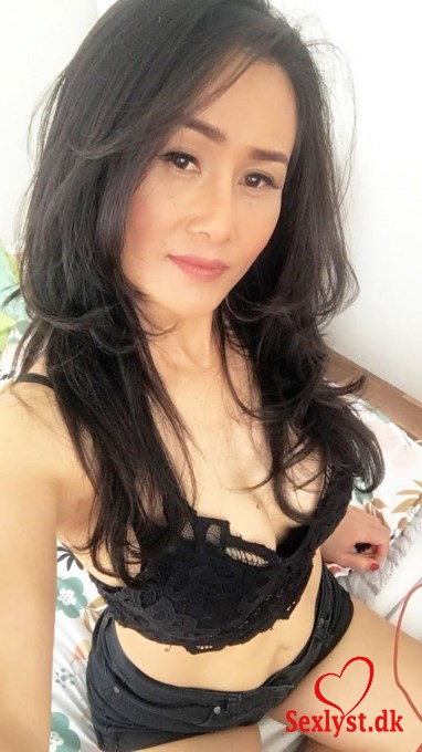 
					Please only text/SMS me. Hi, I\'m Ann and I offer the best b2b/massage. Come and be indulged in a whirl of care and enjoy my playful nature. I\'m waiting for you in a private apartment in Greve/Hundige. Mobilepay & Cash Danish okText me at 50 32 28 84Looking forward to hear from you ??
				