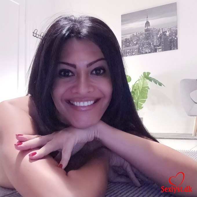 
					Hello, my loves ,lm here until 19/02 included).Hello!I am a charming, sensual person who really lovessex! ????If you are looking for a beautiful, charming,sweet, sexy and refined girl, superior model profile ????100%real photos A girl 1.80 tall????I want passionate moments of one sensuality and eroticism....l will wait patiently in sexy lingerie or in sensual desire.????Don\'t hesitate for a second and contact me quickly.??Please contact me via WhatsApp ??Please contact me via SMS??Please contact me via call me ??I can answer you more easily ??I will be private and discreet apartment ??????Kisses.... I hope you ??Catarine ?????? My work style and girlfriend ???? Lots of affection, kisses, conversations,laughter???? Hugs talk ???? My service Basic incl:?? Bj and oral sex with condom, 69 licking, positions ( sex only with protection).?? My extras ??Ball licking??Blowjob without??Finished on face??Rimming for me??Rimming for you??Domination ( I give to u)??Prostate massage??Golden shower ??Strapon ( U bring)??Shower with me ??   ?? Call me to find out extra prices my loves ???????? Accepted Euro , Dlar , DKK , Revolut .
				