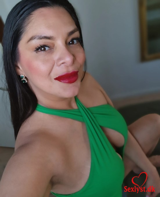 
					Hej kre herrer Jeg er Sofia, en sprudlende colombiansk kvinde fuld af fornjelse.Jeg er den perfekte hotte brunette kreste, der er villig til at opfylde dine fantasierventer p at mde behagelige herrerPrivat er jeg en dedikeret, involveret pige, jeg betragter mig selv som en god elsker, da jeg er krlig, opmrksom og selvflgelig udfrer alle slags tjenester.Min passion er at give krlighed og srge for, at vi nyder hvert flles jeblik fuldt ud. Jeg hber, vi kan mdes og skabe minder. Jeg er her for at gre din dag lidt mere speciel!Som du kan se p mine billeder, er jeg meget sensuel, og jeg er sikker p, at du vil elske hver en centimeter af min krop...Jeg kan godt lide at tageHygiejne er meget vigtigt for mig, og jeg lgger altid makeup og renser mig selv, inden jeg mder dig Knus og kys SOFIA*S skriv til mig, det er ikke altid jeg kan besvare opkald, men skriv en SMS og jeg svare hurtigst muligt. Komplet Cocktail,69,Tongue kiss,Megafrench All positions Deep Throat,Dansk,Franck,SuperfranskGrsk,Fodmassage,GoldenShower,Dildo Shower, black Kiss , Girlfriend Experience (GFE)Ball Licking and SuckingParty Girl 15 min  500 dk20 min  800 dk  KOMPLET COCKTAIL  30 min  1000 dk KOMPLET  COCKTAIL 45 min  1200 dk KOMPLET COCKTAIL1 hour  1500 dk KOMPLET COCKTAIL   *Besvare aldrig hemmeligt nr.* I will be available only 5 days until 27 July *Jeg er i et komfortabelt rent diskret hus med parkering* You Can Pay whit  maestro Visa, Mastercard, America Express, CASH.   VESTSJLLAND SOLRD STRAND /TRASTRUP/KARLSLUNDE/KGE/KIRKE HVALS/LEJRE/ HOLBK/ SLAGELSE /SRO / TLLSE/NYKBING / RESGTRUP/BENLSE/ GADSTRUP/HM/BALSTRUP/SVOGERSLEV HJBY/NY JYSTRUP/BENLSE/HERSLEV KIRKE ESKILSTRUP / Kge / Herflge / Ringsted / Roskilde / Haslev / TUREBY / Karlslunde, Havdrup / Solrd Strand / Copenaghen, Ishj / Sjlr / Hvals / Nstved
				