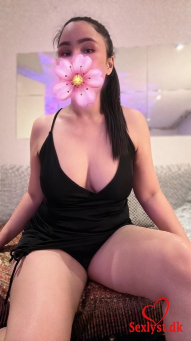 
					Hii my name is Pim I am 36 years ,165 cm tall  I will give you good service with massage , also Erotic massage and happy together girlfriend feel. My Whatsapp: +4555202854My service is anything including good massage, body to body, blowjob,69,prostata massage,kiss, GEF,and sex with condom...Hope we meet and have a good fun timebe nice now don\'t play our time for made joke agreementOpen: 09:00-23:00 Payment : Only Cash. 
				