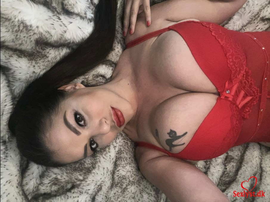 
					OUTCALL ONLY ! Hey Guys ! After a long break I?m back to Cph for a short time . I will only stay for a week !Don?t miss it :) My boobs is 100% all natural , size : 90DD ! I m 178 cm tall .I like fun,sex,massage. Just trust me ;)I m not answer for private numbers ! My pics 100% real! I hope to see u soon . Kisses ! 
				
