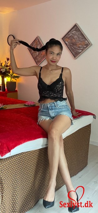 
					NUBI SOL SOMMER THAI MASSAGE NO1  BENT 24 timer 50152164 ??????Hej jeg er en smuk SUPER SD thai pige p 31r har langt hr og mrke jne og en lkker krop??Jeg hber at se dig snart, jeg er i privat og diskret hus med parkering lige foran dren og du er velkommen til at bade bde fr og efter.I YOU ARE USING A NOT DANISH PHONE NUMBER PLESE USE MY WhatsApp  22183515Yes: ben 24.Timer TIDSBESTILLINGMY SERVICE Yes: Body to BodyYes: MassageYes: Thai MassageYes: Olie massageYes: prostata massageYes: Slide massageYes: PartyYes: Fuld serviceDer er mulighed for bad fr og efter
				