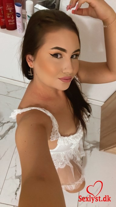 
					Hi guys,and I would love to offer the most passionate hot services for you !I am hot and sexy independent escort who is willing to make all your wishes come true.I will make you spend a very special time that will not forget so easily.I have a hot body as you can see in my genuine pictures.I?m very naughty lady, horny, sensual, relaxed and confident...I guarantee that you won?t be disappointed with my service, and you?ll come back to see me each time you feel horny or want to have a good time. Do not miss opportunity to meet a true beauty woman like me !
				