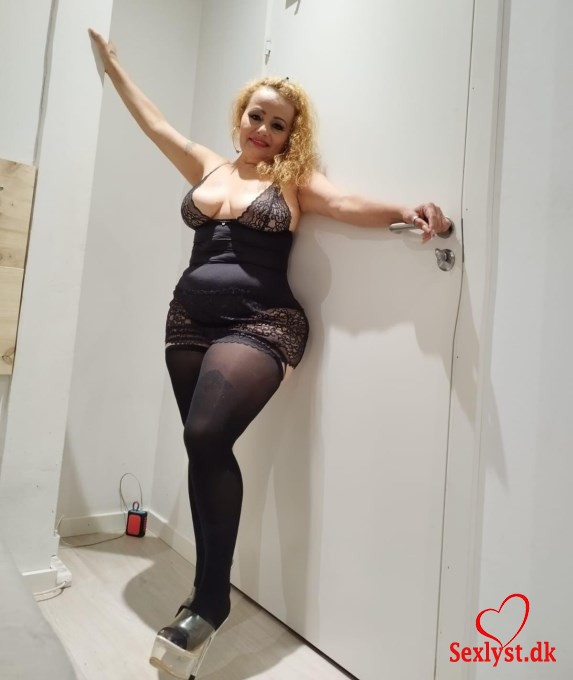 
					NEW NEW EXOTIC BLONDE,FIRST TIME IN YOUR CITY AMAGER 2300 EVERYTHING YOU EXPECTED IN A HORNY AND PLEASANT WOMAN ARRIVED AVAILABLE 24/7 FROM OCTOBER 16 TO 31 Hello Darling, I\'m Susi, a gorgeous Latina with silky white skin and light hair, 38 years old, 155 cm, 60 kg, big breasts, a nice ass and a dragon that you can fuck doggy style. I perform all kinds of services without taboos. I am passionate about good quality sex. I know very well as a sex professional how to take a man to the peak of excitement and enjoy it to the fullest. Deep anal sex, vaginal sex, passionate kisses, daring and kinky caresses, positions, 69 and many more things that you will discover when you visit me and are in my bed. When you visit me you will find a beautiful, fragrant, very delicate blonde with maximum hygiene guaranteed. 100% anonymity. My photos are real. What you see is what you will find without surprises.Come and enjoy my big E-bowl breasts and take my big firm ass in doggystyle .... I love long hours of partying. We agree on a price tailored to you. Come meet me and we will have a good time.  For more details about prices and services, please feel free to contact me by SMS.My keyword is TOP TOP, calm service, no rush.You can shower before and after, good hygiene is very important in our meeting.Payment is made in DKK CASH/REVOLUT/CASH EUROI am available 24/7If you are passing through your city from October 16th to 31st, don\'t miss out on meeting me.  come visit meI OFFER:* DANISH*69* TONGUE KISS* ANAL SEX - GREEK* BLOWJOB (super French)* BLOWJOB (French)*HOT, HOT, HOT (mega French)* BODY TO BODY MASSAGE*FRONT SITTING* GOLDEN SOFTWARE* MASSAGE OIL* PROSTATE MASSAGE* GFE*POSITIONS * CUM ON MY BIG TITS.**********************************************************Kbenhavn // Amager // KastrupHej, jeg er Susi, en smuk Latina med silkebld hvid hud og lyst hr, 38 r gammel, 155 cm, 60 kg, store bryster, en flot rv og en drage, som du kan kneppe doggy style.    Jeg udfrer alle typer ydelser uden tabuer.    Jeg brnder for sex af god kvalitet.    Jeg ved udmrket som sexprofessionel, hvordan man bringer en mand til toppen af ??begejstring og nyder det fuldt ud.    Dyb analsex, vaginal sex, passionerede kys, vovede og morbide krtegn, stillinger, 69 og mange flere ting, som du vil opdage, nr du besger mig og er i min seng.    Nr du besger mig, vil du finde en smuk, duftende, meget sart blondine med maksimal hygiejne garanteret.    100% anonymitet.    Mine billeder er gte.    Det, du ser, er, hvad du vil finde uden overraskelser.    Jeg elsker de lange timer med fest.    Vi aftaler en pris tilpasset dig.    Kom og md mig, og vi hygger os.     For flere detaljer om priser og tjenester, tv ikke med at kontakte mig p SMS.    Mit sgeord er TOP TOP, rolig service, uden at skynde sig.   Du kan g i bad fr og efter, god hygiejne er meget vigtigt i vores mde.   Betaling sker i DKK KONTANT/REVOLUT/KONTANT EURO   Jeg er tilgngelig 24/7   Hvis du skal gennem din by fra den 16. til den 31. oktober, s srg for at mde mig.    kom og besg mig   JEG TILBYDER:   * DANSK   *69   *KYS MED TUNGEN   * ANALSEX - GRSK   * BLOWJOB (superfransk)   * BLOWJOB (fransk)   *HOT, HOT HOT (mega fransk)   * KROP TIL KROP MASSAGE   *FORSIDT   * GULD SOFTWARE   * MASSAGE OLIE   * PROSTAMAASSAGE   * GFE   *POSITIONER    *CUM P MINE STORE bryster.***************************************************************************Sborg / Kbenhavn / Helsingr / Hornbk / Saunte / Hrsholm / Humlebk / Hillerd / Grsted / Hornbk / Gilleleje/ lsgrde / Snekkersten / Espergrde / Niv / Kokkedal / Rungsted / lsgrde / Snekkersten / Espergrde / Niv / Kokkedal /Lyngby / Gentofte / Hellerup / Emdrup / Buddinge / Lyngby / Gladsaxe / Copenhagen / Kongens / sterbro/Fredensborg
				