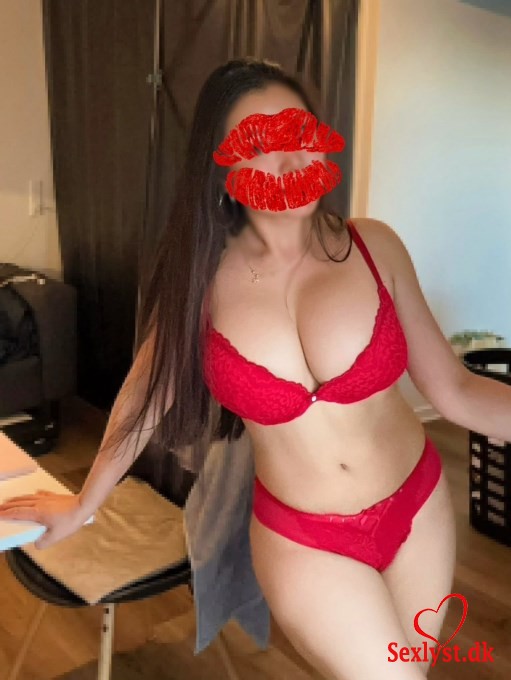 
					Hello nice guys and gentlemens.My name is Mona i am a very sweet and lovely thai girl with big boobs and  I have a variety of services you will enjoy very much :-)My prices is:Oil message 1 hour 1.000 kronerBody 2 body 1 hour 1.200 KronerTantra massage 1 hour 1.000 KronerErotic massage 1 hour 1.200 KronerLingam massage 1 hour 1.000 Kroner15 min Blowjob and sex 600 kr.30 min full packet 1.000 kr45 min full packet 1.200 kr60 min full package 1.500 I ACCEPT CASH ONLYPlease book time before you come, I only meet by appointment.Please call me or send a message to my telefon number: 50394711
				